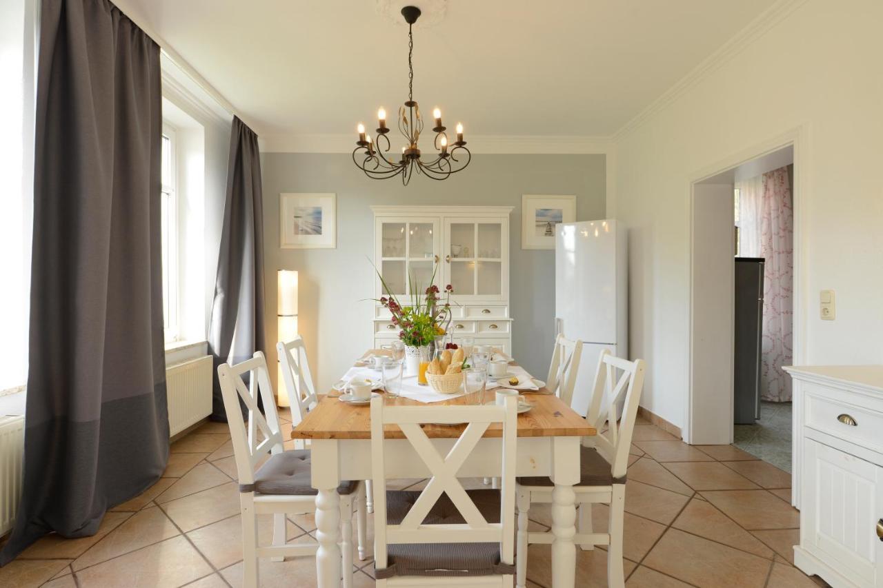 Ferienhaus Fuer 8 Personen Mit Kamin & Terrasse Boltenhagen  Exterior foto