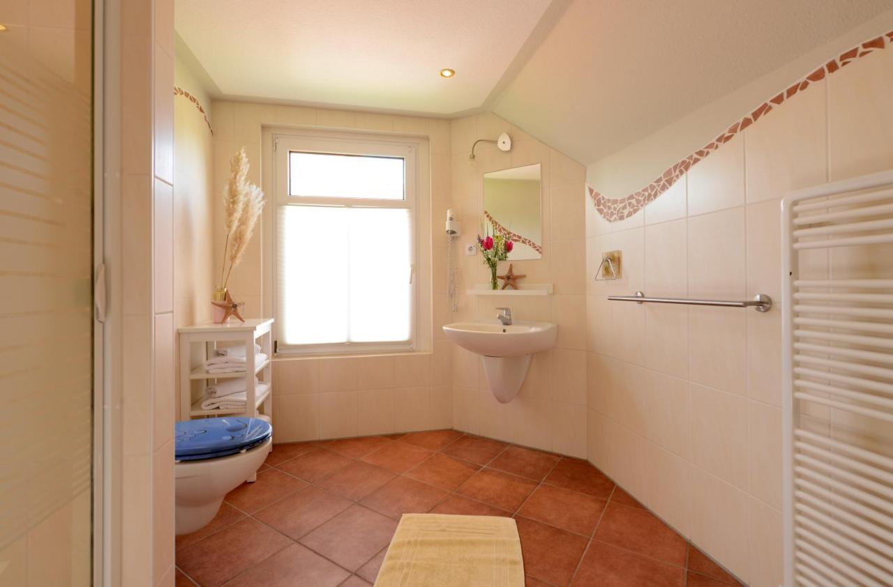 Ferienhaus Fuer 8 Personen Mit Kamin & Terrasse Boltenhagen  Exterior foto