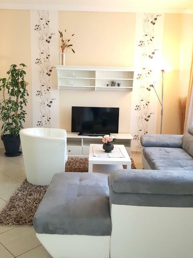Ferienhaus Fuer 8 Personen Mit Kamin & Terrasse Boltenhagen  Exterior foto